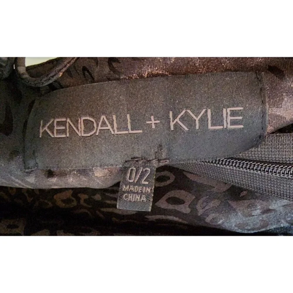 Kendall & Kylie Sleeveless Lace Up Back‎ Mini Dress Black Animal Print Size 0/2